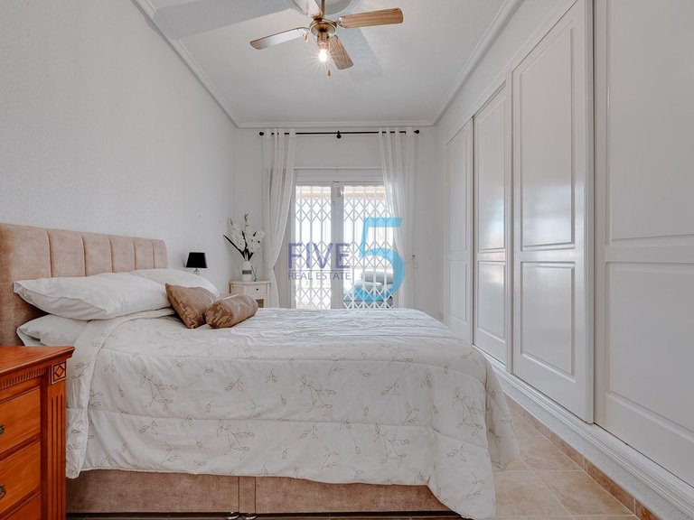Villa for Sale in Alicante, Valencia 12