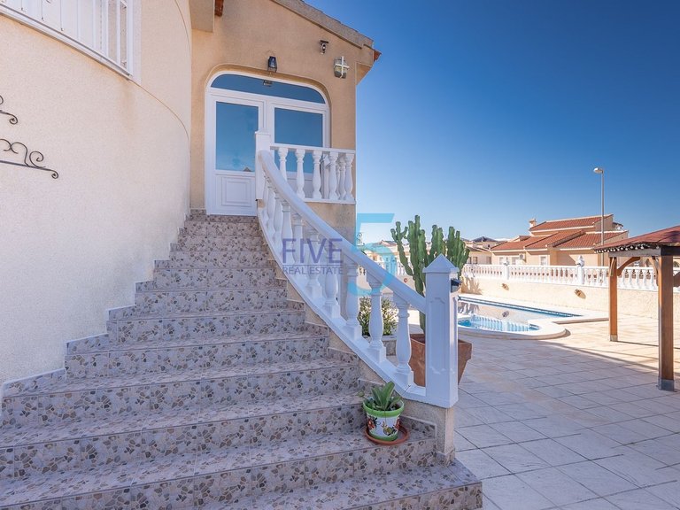 Villa for Sale in Alicante, Valencia 26