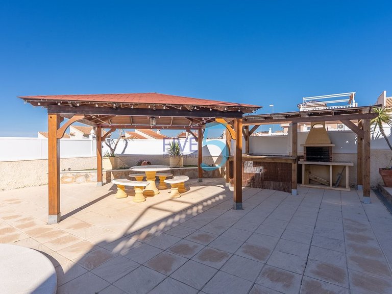 Villa for Sale in Alicante, Valencia 31