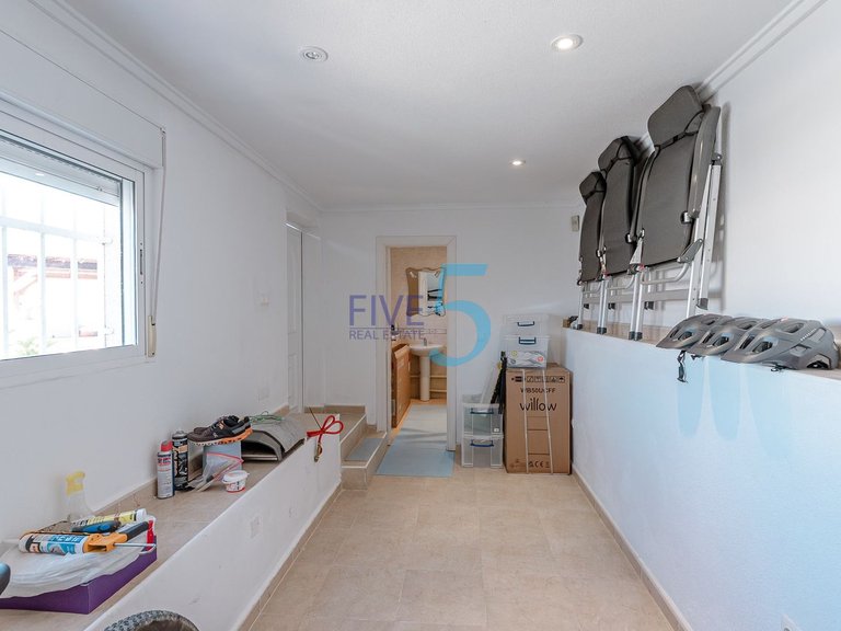 Villa for Sale in Alicante, Valencia 38