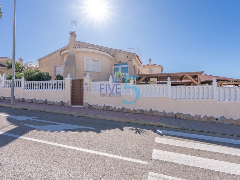 Villa for Sale in Alicante, Valencia 41