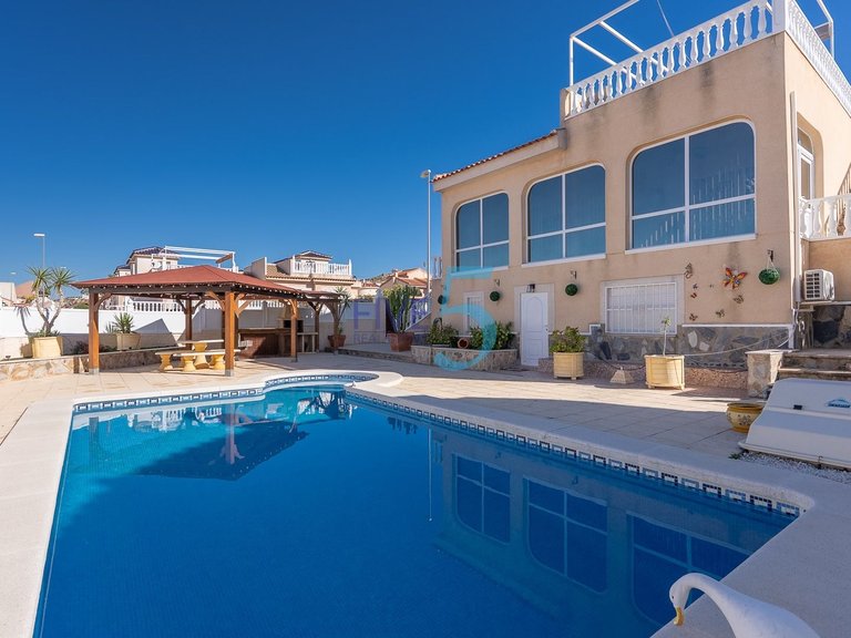 Villa for Sale in Alicante, Valencia 33