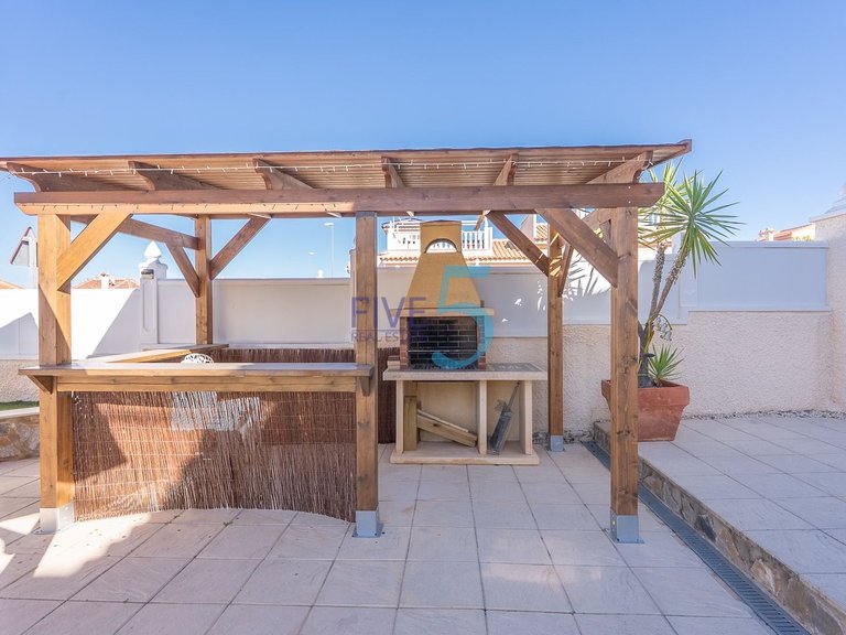 Villa for Sale in Alicante, Valencia 30