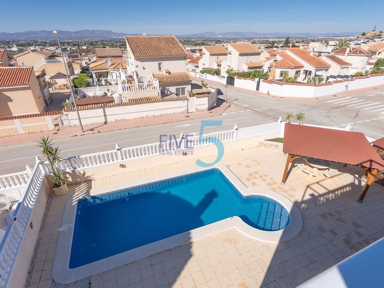 Villa for Sale in Alicante, Valencia 25