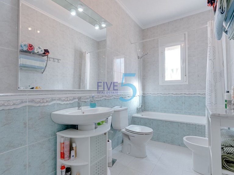 Villa for Sale in Alicante, Valencia 16