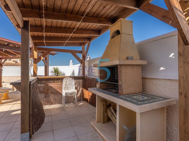 Villa for Sale in Alicante, Valencia 29