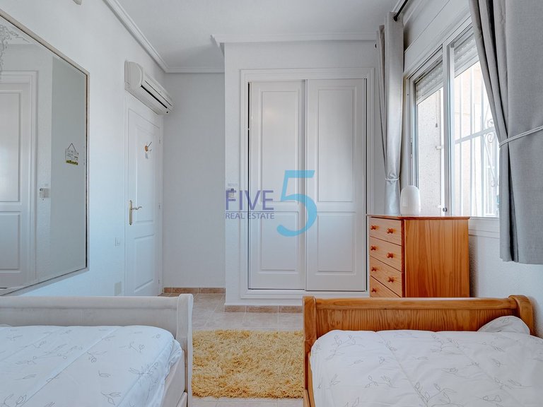 Villa for Sale in Alicante, Valencia 18