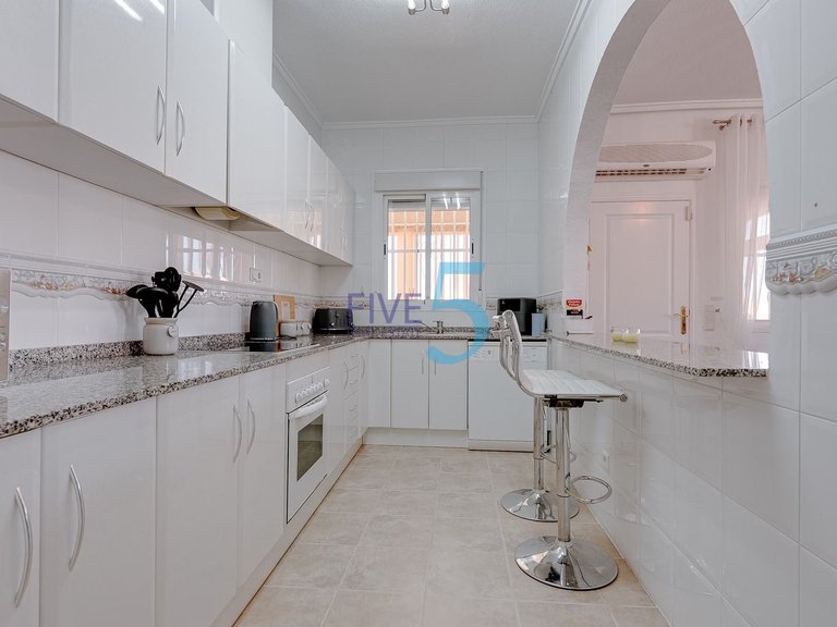 Villa for Sale in Alicante, Valencia 4