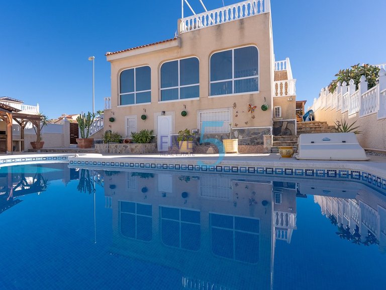 Villa for Sale in Alicante, Valencia 34