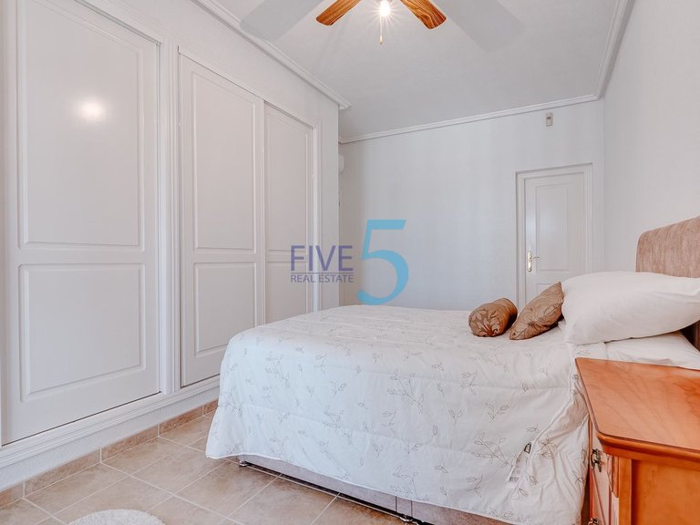 Villa for Sale in Alicante, Valencia 11