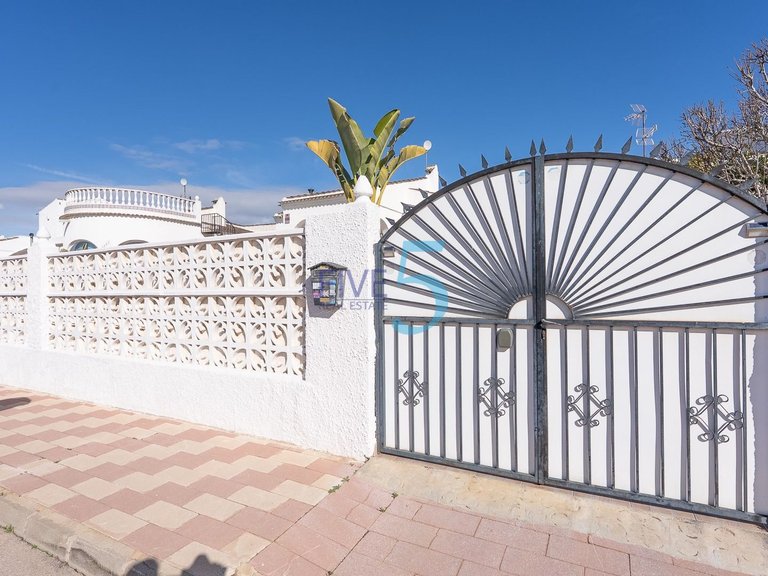 Villa for Sale in Alicante, Valencia 2