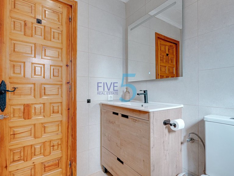 Villa for Sale in Alicante, Valencia 14