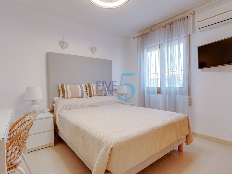 Villa for Sale in Alicante, Valencia 11