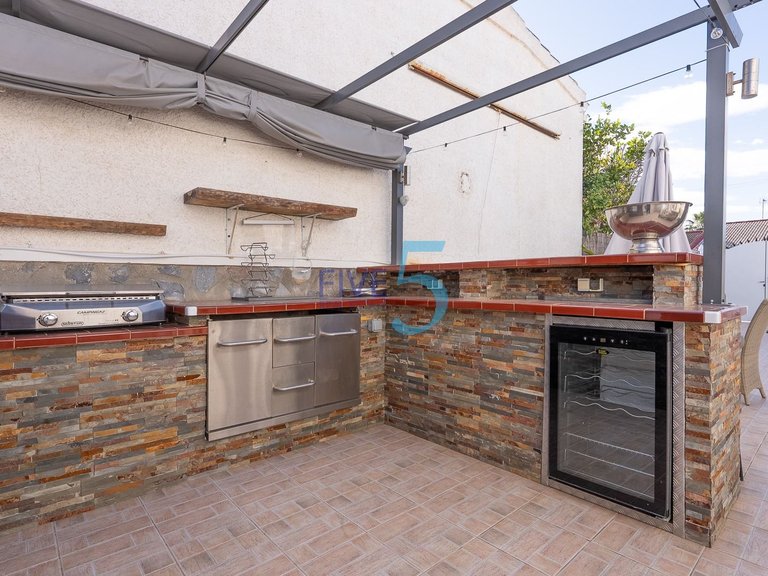 Villa for Sale in Alicante, Valencia 28