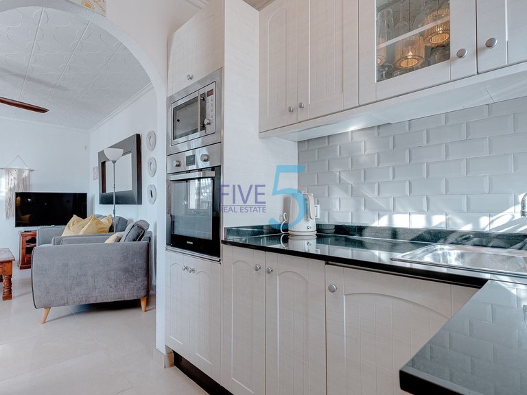 Villa for Sale in Alicante, Valencia 9