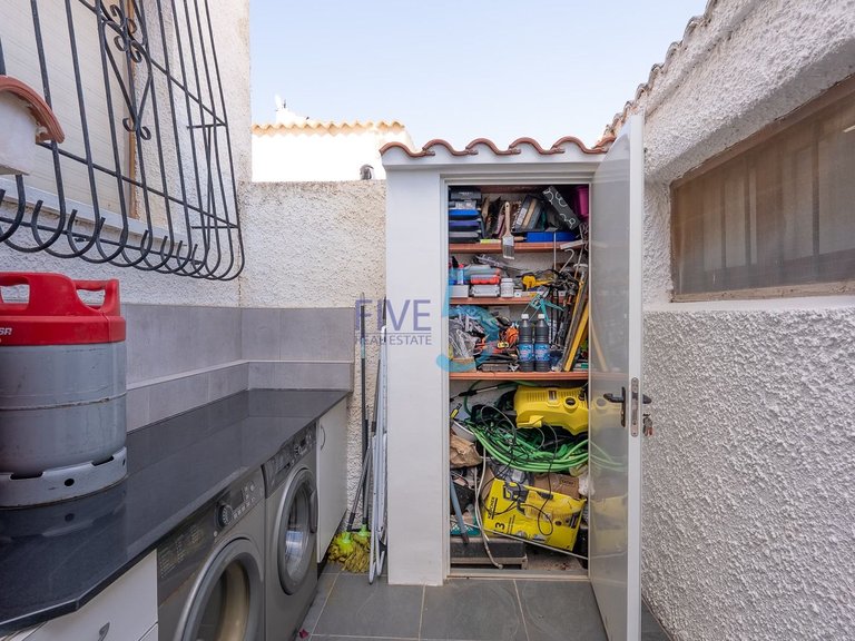 Villa for Sale in Alicante, Valencia 32