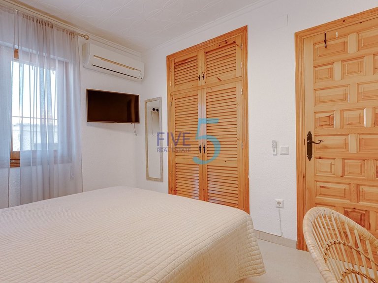 Villa for Sale in Alicante, Valencia 12