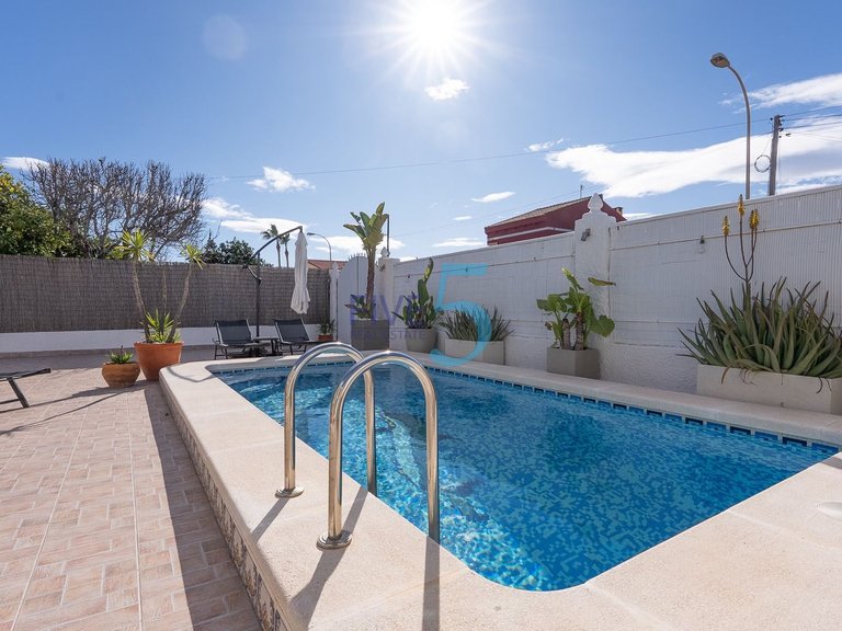 Villa for Sale in Alicante, Valencia 22