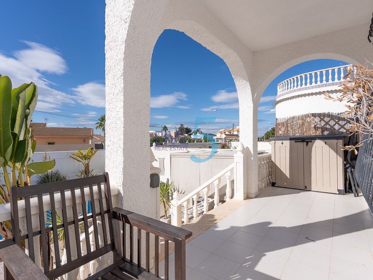 Villa for Sale in Alicante, Valencia 18