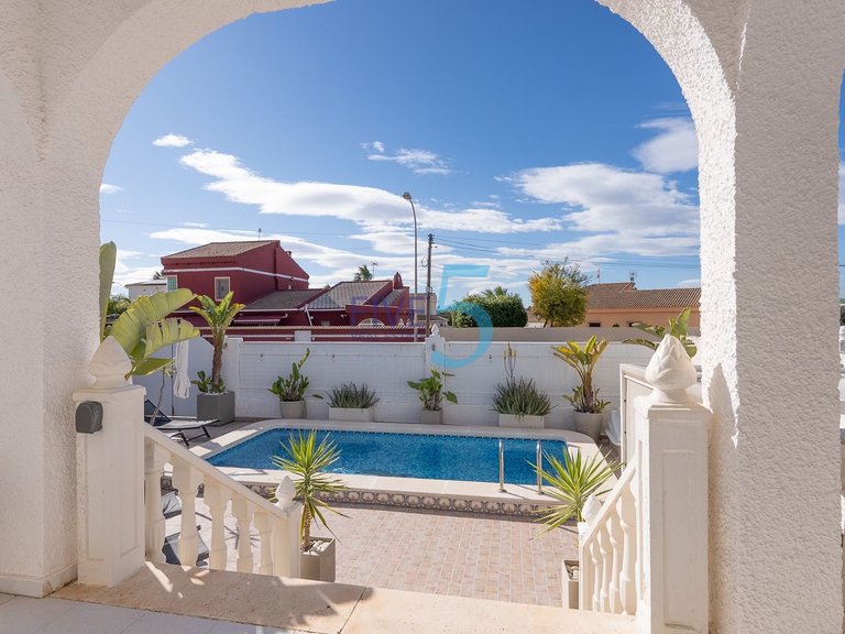 Villa for Sale in Alicante, Valencia 19