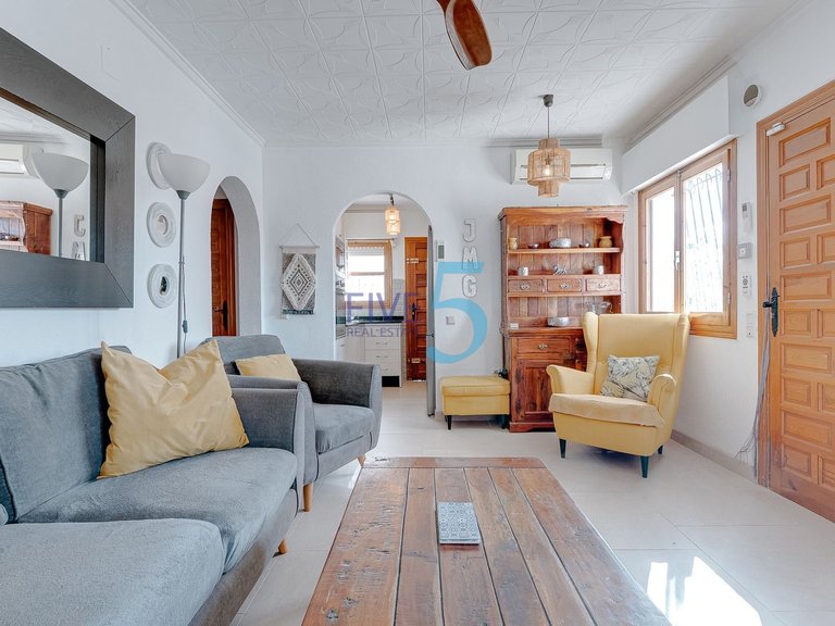 Villa for Sale in Alicante, Valencia 5