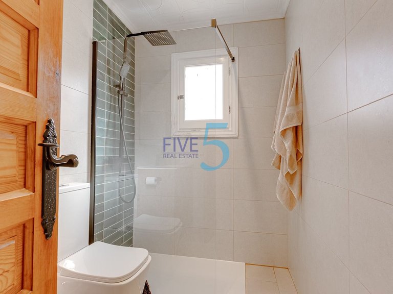 Villa for Sale in Alicante, Valencia 13