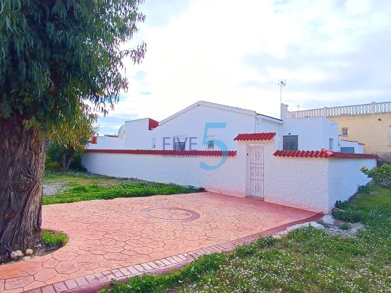 Villa for Sale in Alicante, Valencia 5