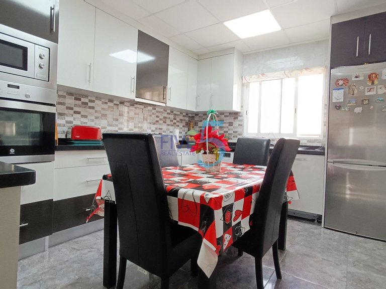Villa for Sale in Alicante, Valencia 4