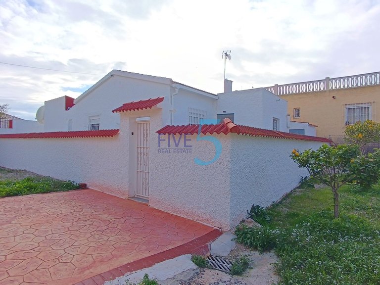 Villa for Sale in Alicante, Valencia 2