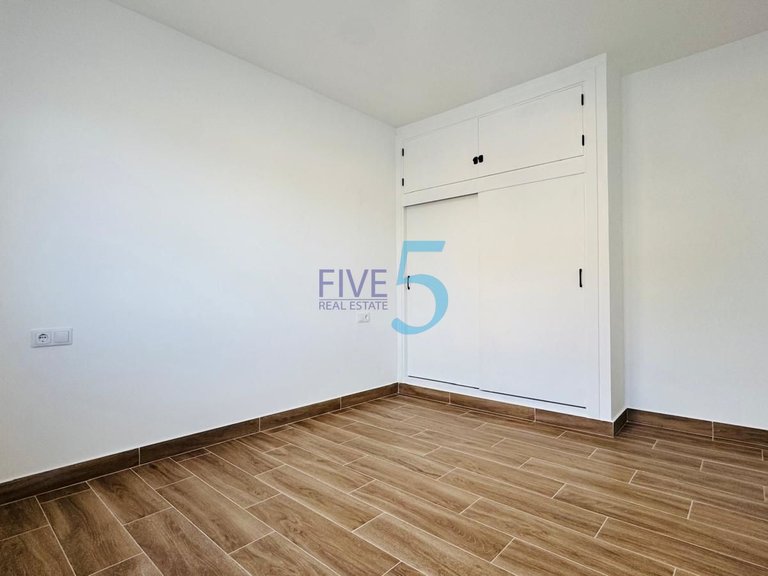 Villa for Sale in Alicante, Valencia 11