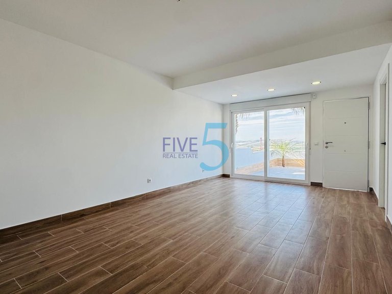 Villa for Sale in Alicante, Valencia 4