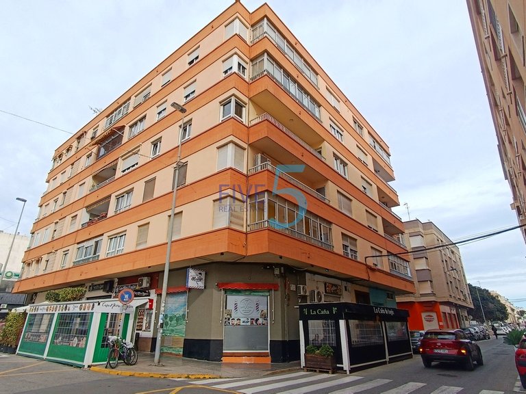 Apartment for Sale in Alicante, Valencia 1