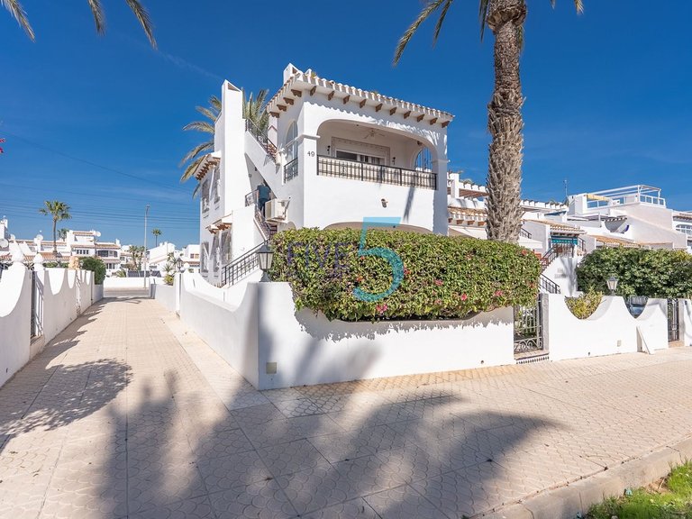 Apartment for Sale in Alicante, Valencia 2