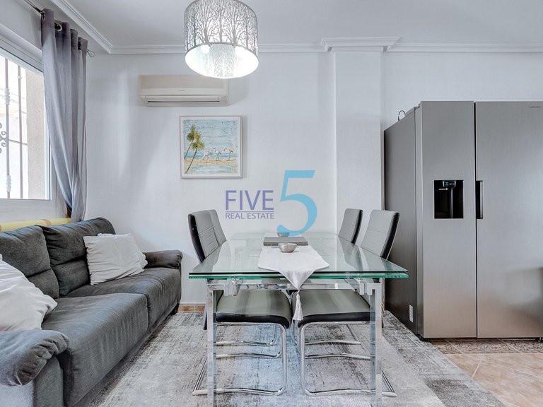 Villa for Sale in Alicante, Valencia 4