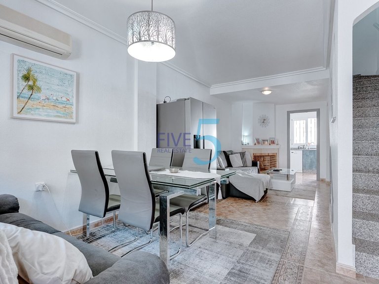 Villa for Sale in Alicante, Valencia 3