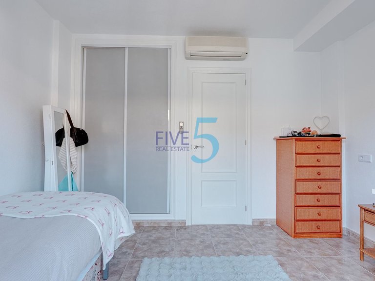 Villa for Sale in Alicante, Valencia 16