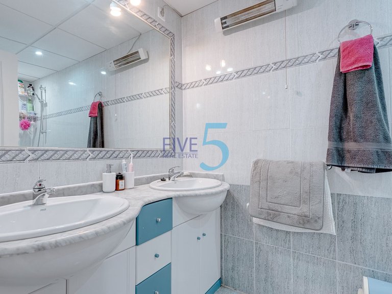 Villa for Sale in Alicante, Valencia 14