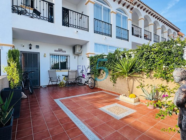 Villa for Sale in Alicante, Valencia 4