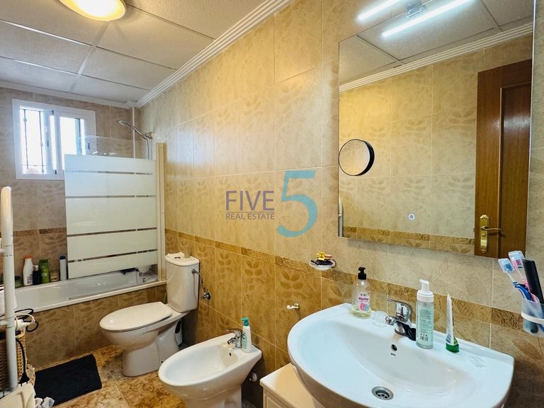 Villa for Sale in Alicante, Valencia 10