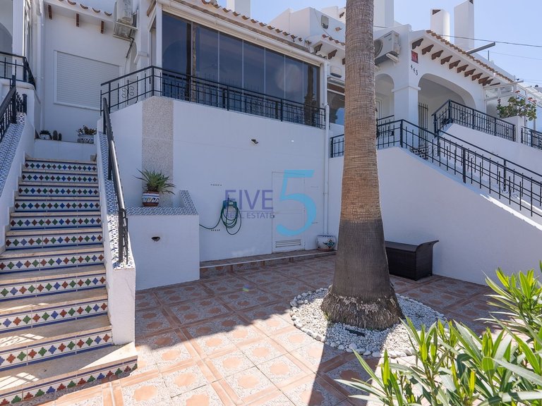 Villa for Sale in Alicante, Valencia 3