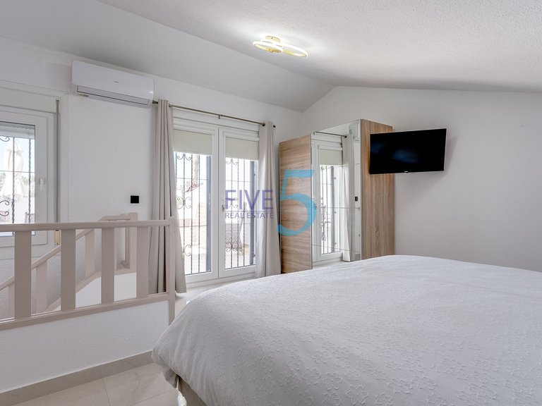 Villa for Sale in Alicante, Valencia 16