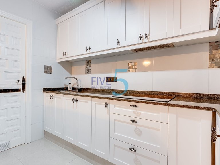 Villa for Sale in Alicante, Valencia 11