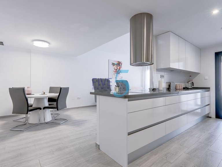 Apartment for Sale in Alicante, Valencia 4