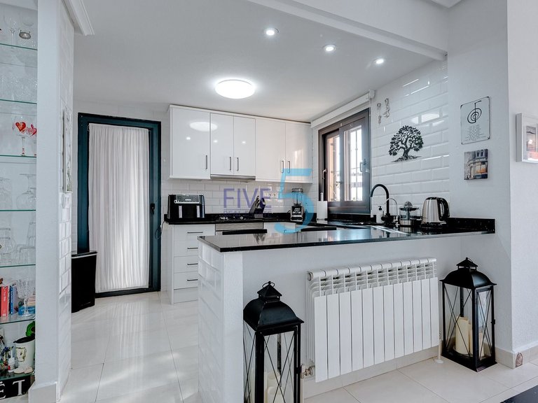 Apartment for Sale in Alicante, Valencia 7