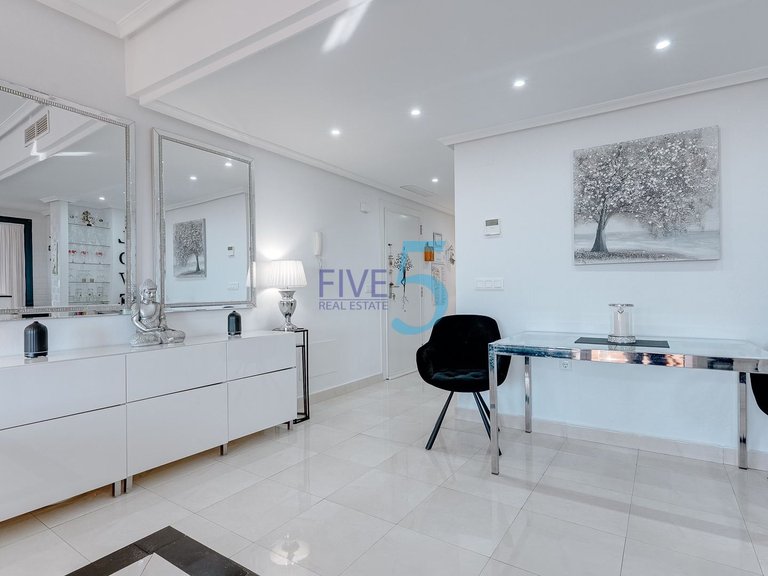 Apartment for Sale in Alicante, Valencia 4