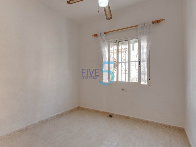 Apartment for Sale in Alicante, Valencia 17