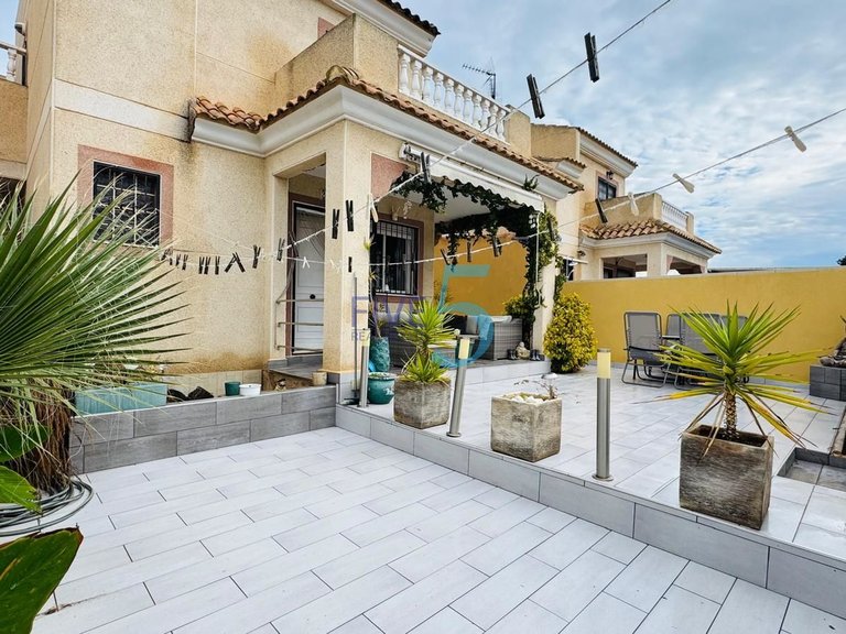 Villa for Sale in Alicante, Valencia 16
