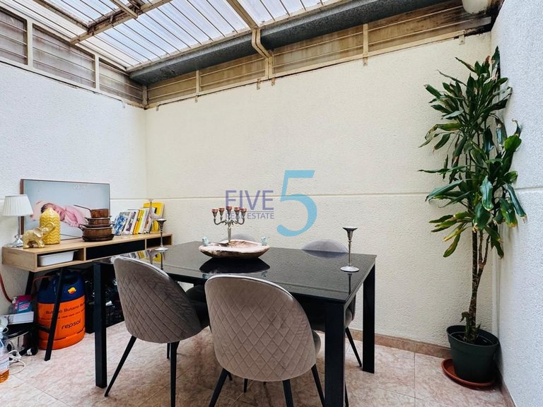 Villa for Sale in Alicante, Valencia 4