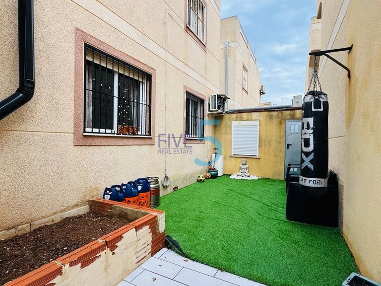 Villa for Sale in Alicante, Valencia 17