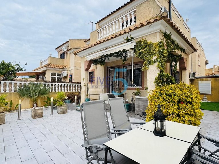 Villa for Sale in Alicante, Valencia 1